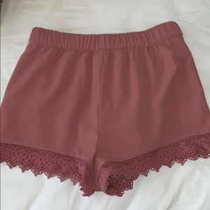 Coral, flowey shorts